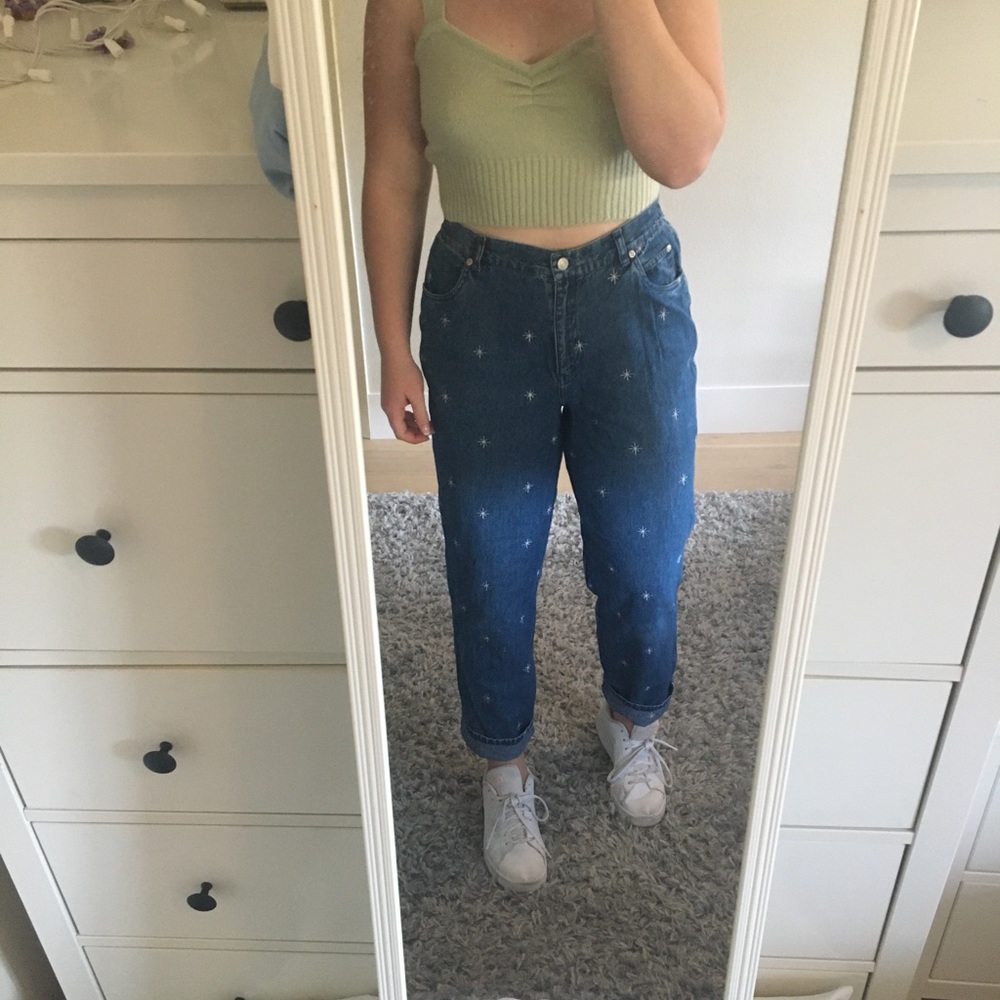 Straight leg, high waisted jeans.